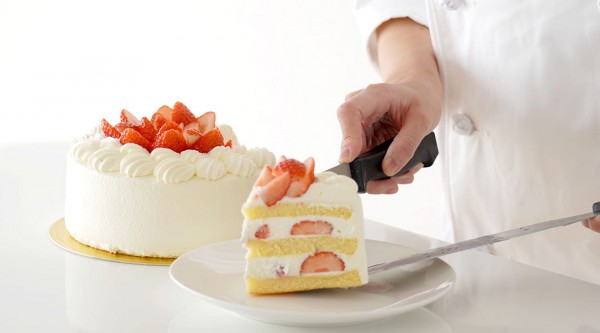 なぜきれいにケーキが切れないのか？その理由ときれいな切り方を解説サムネイル